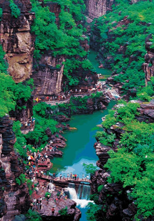 遊神奇山(shān)水(shuǐ)雲台山(shān)觀亞洲第一(yī)高(gāo)瀑（雲台山(shān)大(dà)瀑布在哪個(gè)景點）