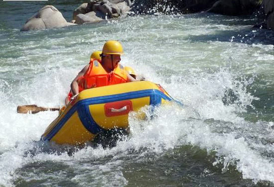 這(zhè)個(gè)周末漂流去(qù)！省內(nèi)暢快(kuài)淋漓漂流大(dà)推薦~~（漂流好(hǎo)玩(wán)的(de)地(dì)方）