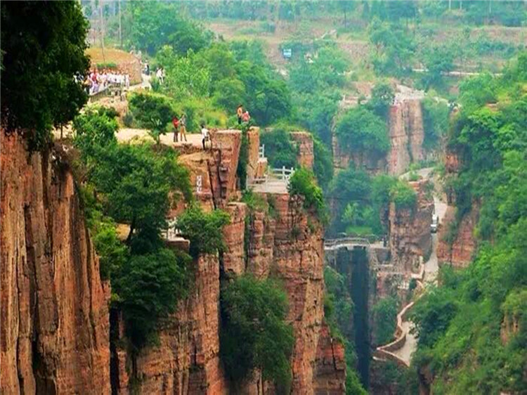 萬仙山(shān)郭亮(liàng)村(cūn)汽車(chē)一(yī)日(rì)遊 （萬仙山(shān)郭亮(liàng)村(cūn)民(mín)宿農(nóng)家(jiā)樂(yuè)）