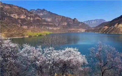 太行(xíng)大(dà)峽谷的(de)春天是(shì)這(zhè)樣的(de)！（太行(xíng)大(dà)峽谷風(fēng)景區(qū)旅遊攻略）