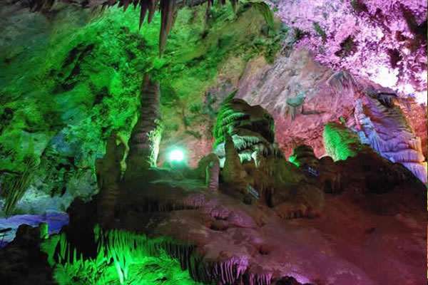 春遊溶洞别有(yǒu)洞天 河(hé)南(nán)溶洞旅遊指南(nán)（奇洞天景區(qū)金(jīn)龍洞）