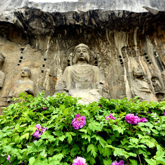 三分(fēn)鐘(zhōng)行(xíng)走洛陽城(chéng)，桀骜不(bù)馴古都(dōu)魂（關于洛陽的(de)朗誦）